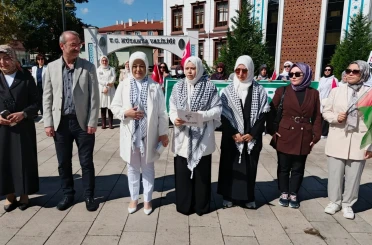 AK Parti Kütahya İl Kadın Kolları Başkanlığı’ndan Gazze için sessiz çığlık zinciri 