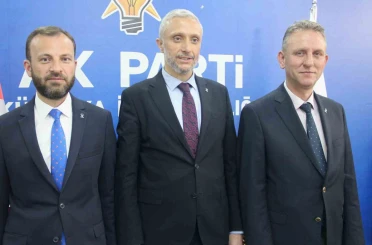 AK Parti Kütahya milletvekilleri, Başkan Güneş’in yerel kıyafetli fotoğrafı üzerinden yapılan paylaşıma tepki gösterdi 