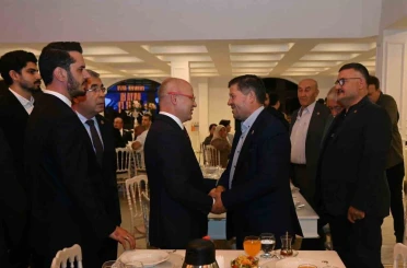 AK Parti teşkilatı muhtarlarla bir araya geldi 