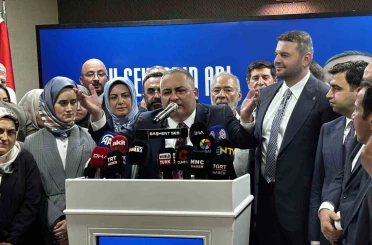 AK Parti’ye geçen Keçiören Belediye Başkanı Özarslan: "Nasıl geçmişte kapılarımız sonuna kadar herkese açıksa bundan sonra da açık olacak" 