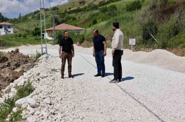 Akçadağ’da 6 kilometrelik grup yolunda çalışmalar devam ediyor 