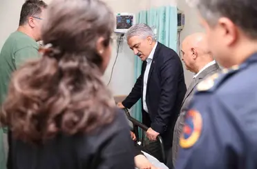 Akçakoca’daki kazada yaralananları Vali Makas ziyaret etti
