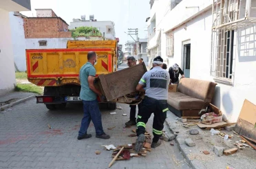 Akdeniz Belediyesinden engelli vatandaşa temizlik desteği 