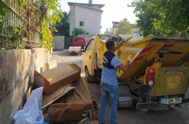 Akdeniz Belediyesinin mobilya, tekstil ve moloz atıklarıyla mücadelesi sürüyor 