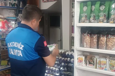 Akdeniz’de son kullanma tarihi geçmiş 230 gıda ürünü imha edildi 