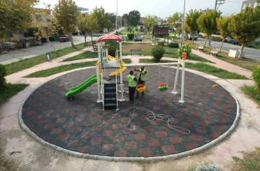 Akdeniz’in parklarında yenileme çalışmaları devam ediyor 