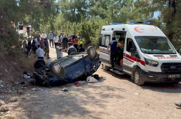 Akrabalarının düğün yemeğine giderken 30 metrelik şarampole yuvarlandılar 