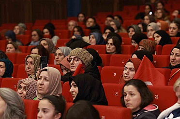 Akran zorbalığında "ev içi" tehlikeye dikkat çekildi 