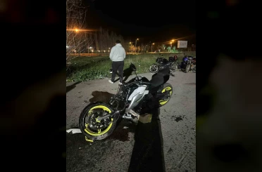 Akrobatik hareketler yapan iki motosiklet çarpıştı: 2 yaralı 