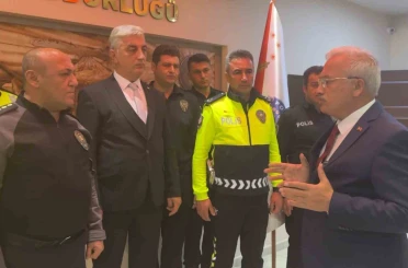 Aksaray Valisinden o polislere başarı belgesi 