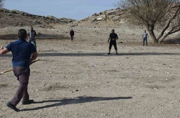Aksaray’da geleneksel "çelik çomak" oyunu yaşatılmaya devam ediyor 