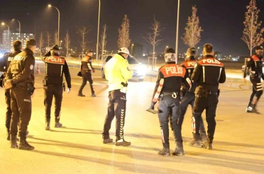 Aksaray’da iftar sonrası asayiş ve trafik denetimleri sürüyor 