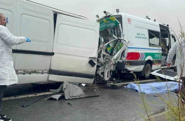 Aksaray’da jandarma aracına minibüs çarptı: 2 jandarma şehit oldu, 1 vatandaş hayatını kaybetti