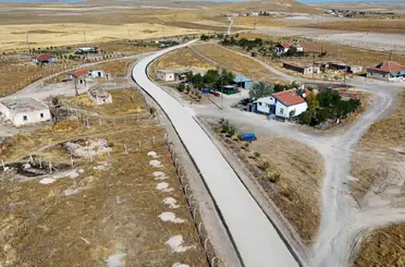 Aksaray’da köy yollarının asfaltları devam ediyor
