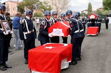 Aksaray’da şehit jandarmalar gözyaşlarıyla memleketlerine uğurlandı