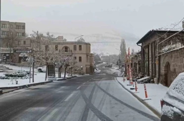 Aksaray’ın Güzelyurt ilçesinde kar yağışı