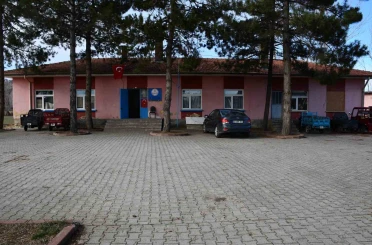 Akşehir’de eski ilkokul binası dikiş nakış kursu oldu 