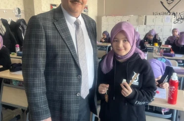 Akşemsettin Kız Anadolu İmam Hatip Lisesi’nde öğrencilere "Tohumlu Kalem" sürprizi 