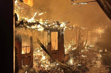 Akyaka’da restoran yangını paniğe neden oldu 