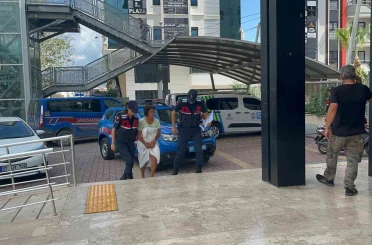 Alanya’da mobilya dükkanını ve minibüsü ateşe veren kadın tutuklandı 