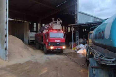 Alanya’da palet atölyesinde yangın büyümeden söndürüldü 