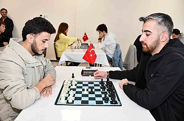 Alanya’da sağlık çalışanları satranç turnuvasında bir araya geldi 