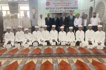 Alaşehir’de 11 öğrenci hafızlık icazeti aldı