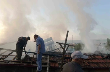 Alevlere teslim olan ev kullanılmaz hale geldi 