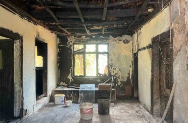 Alevlerin geride bıraktığı acı tablo: Evi yanan acılı baba uzatılacak yardım elini bekliyor 