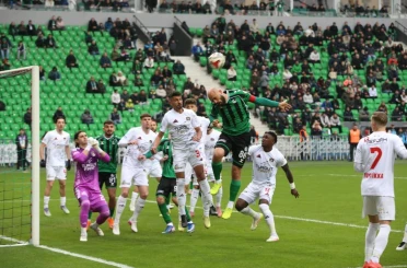 Aliağa FK, Burak Bekaroğlu ile ilgileniyor 