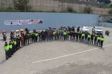 Aliağa’da motosiklet sürücülerine jandarmadan ‘Güvenli Sürüş’ eğitimi 