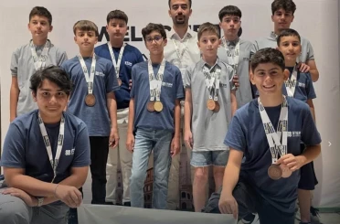 Aliağalı öğrenciler, İtalya’daki kodlama olimpiyatından 17 dereceyle döndü 