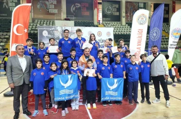 Aliağalı oryantiringciler Muğla’dan 8 Türkiye derecesiyle döndü 