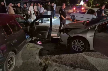 Alkollü sürücü, fark etmediği beton refüjü aşıp kaza yaptı: "Ben orayı düz sandım" 