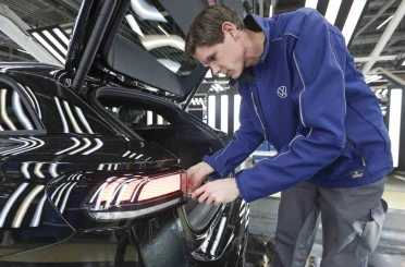 Alman otomotiv sektöründe kriz: Volkswagen 50 bin kişiyi işten çıkaracak 