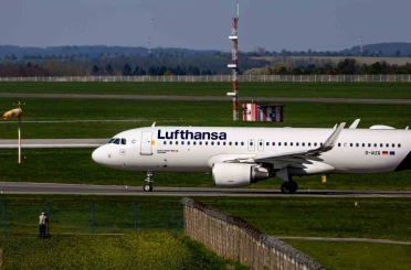 Almanya havayolu şirketi Lufthansa, ücretsiz el bagajı uygulamasını kaldırıyor 