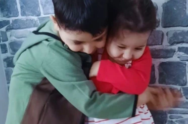 Almanya’dan İstanbul’a tatile gelen aile, seyyar satıcıdan yedikleri midyeden zehirlendi: 2 çocuk hayatını kaybetti 