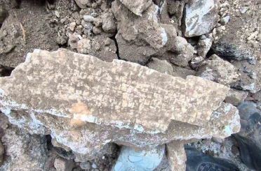 Alt yapı çalışmaları esnasında kepçeyle kazı yapılırken mozaik bulundu 