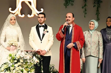 Altay ailesinin mutlu günü