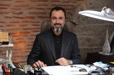 Altın 4 bin 232 dolar seviyesinde dengede: "Sessizlik çoğu zaman yeni bir yükseliş dalgasının habercisidir" 