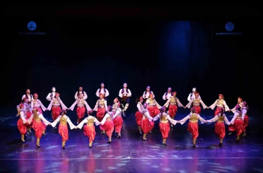 Altınköprü Halk Dansları Topluluğu kültürel bir şölene imza attı 
