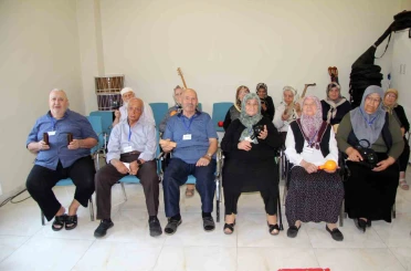 Alzeymir hastaları sosyal hayata katılıyor 