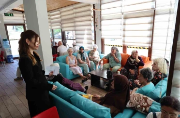 Alzheimer hastaları Mavi Ev’de huzur buluyor 