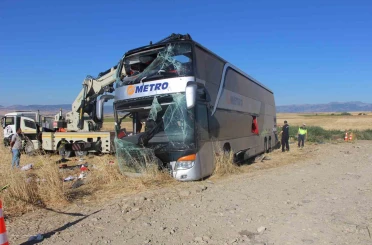Amasya’da çift katlı otobüs kazası: 2’si ağır 46 yaralı 