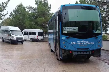 Amasya’da halk otobüsü ile servis minibüsü çarpıştı: 4 öğrenci yaralı
