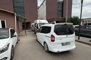 Ambulans girişine park eden sürücü tepkilere neden oldu
