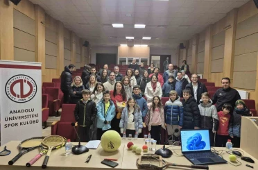 Anadolu Üniversitesi’nden tenisçilere tam destek 