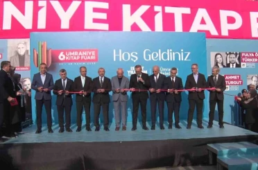 Anadolu Yakası’nın en büyük kitap fuarı kapılarını Ümraniye’de kitapseverlere açtı 
