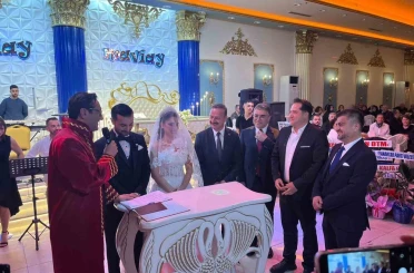 Anahtar Parti Genel Başkanı Ağıralioğlu genç çiftin nikah şahidi oldu 