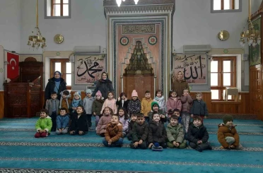 Anaokulu öğrencileri Yediler Camii’nde İslam kültürünü öğrendi 